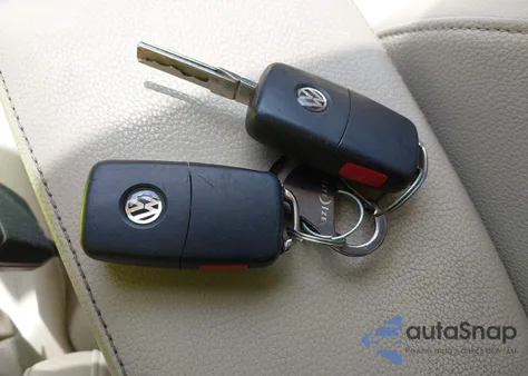 2013 Volkswagen Jetta Sportwagen 2.0L Tdi from USA, damaged, VIN 3VWPL7AJ1DM663907